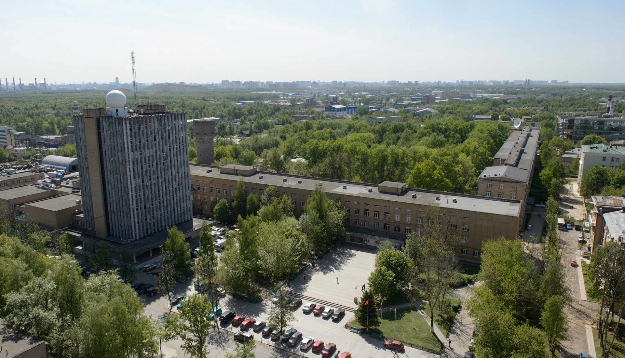 Мфти фото. МФТИ здание Долгопрудный. Московский корпус МФТИ. Корпус прикладной математики МФТИ. МФТИ главный корпус.